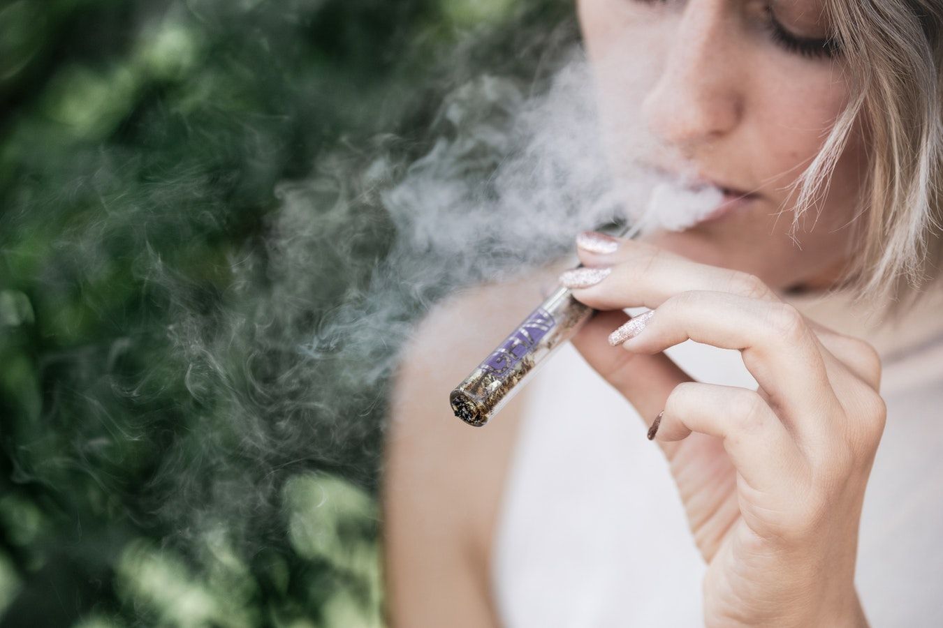 Does smoking cannabis cause lung cancer?